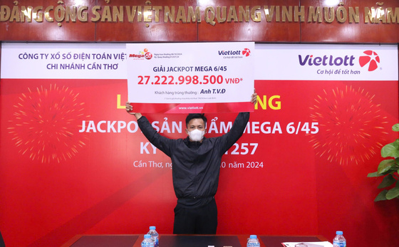 Anh T.V.Đ. nhận giải Jackpot trị giá hơn 27 tỷ đồng